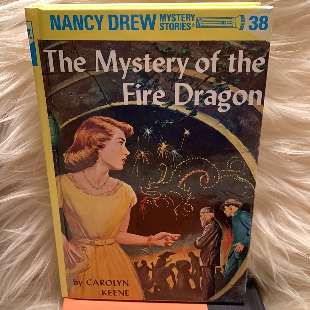 Nancy drew book 38. The mystery of the fire dragon